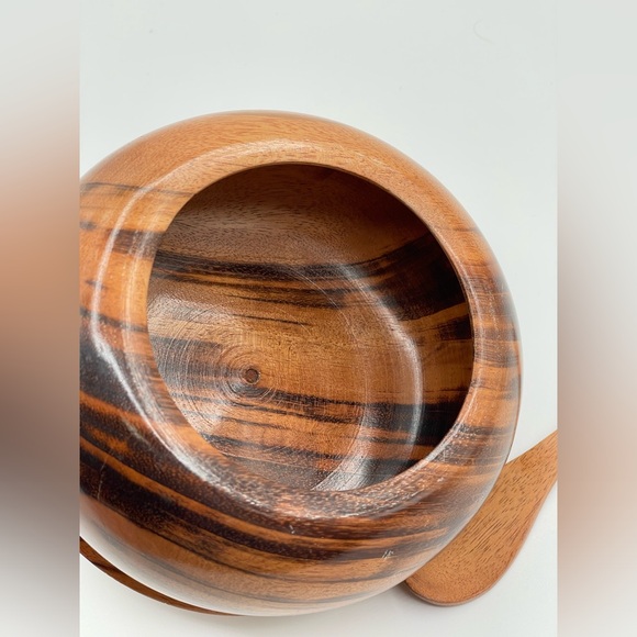 Beautiful Roatán Turned Wood Bowl w/ Lid and Spoon, 5” - Picture 6 of 8